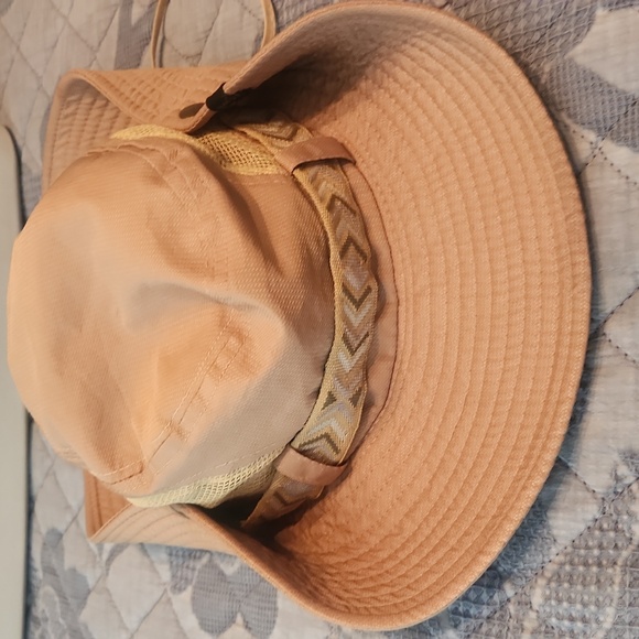 Sunhat - Picture 2 of 4